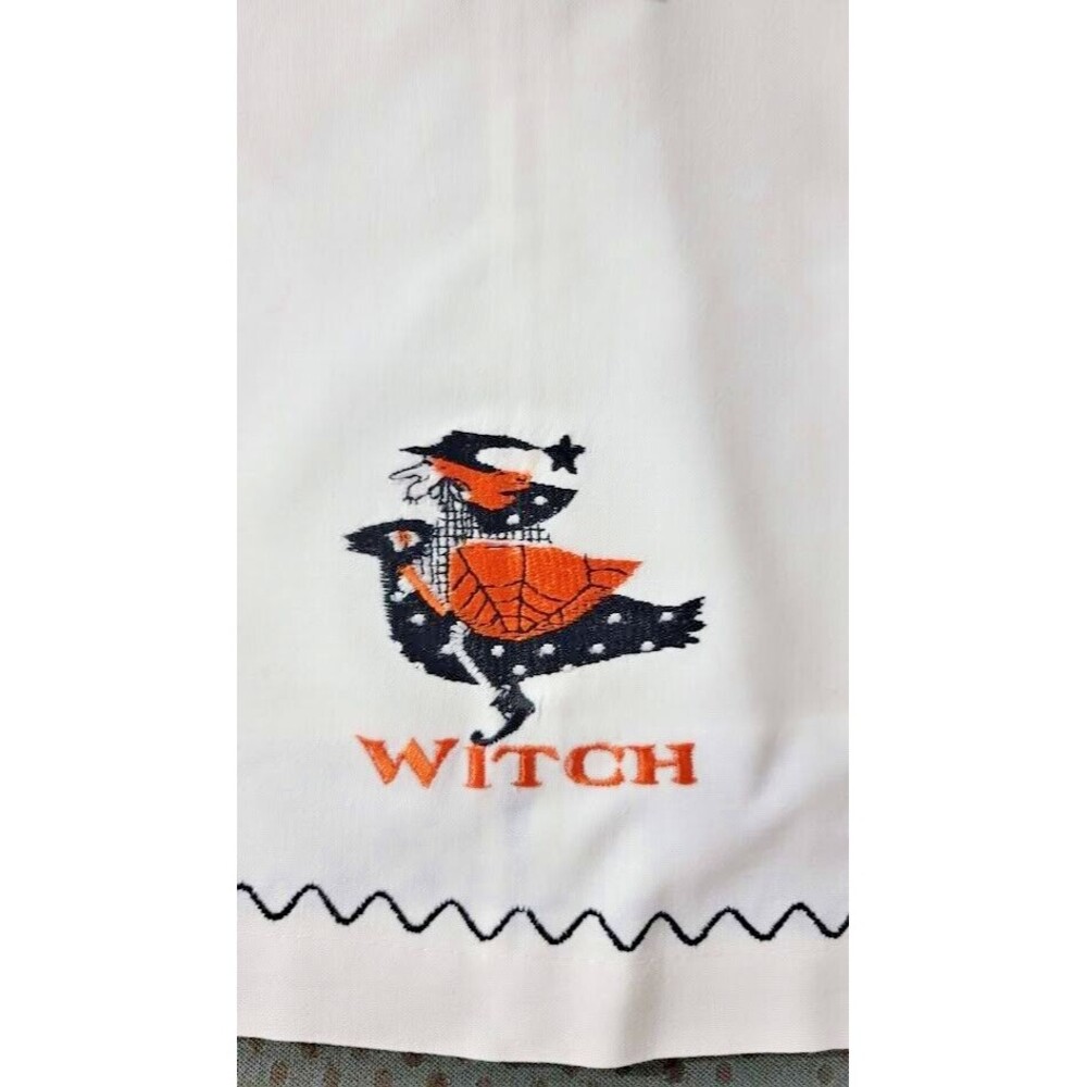 Tabatha Halloween Embroidered Hand Towel Flying Witch C&F Home New w Tags